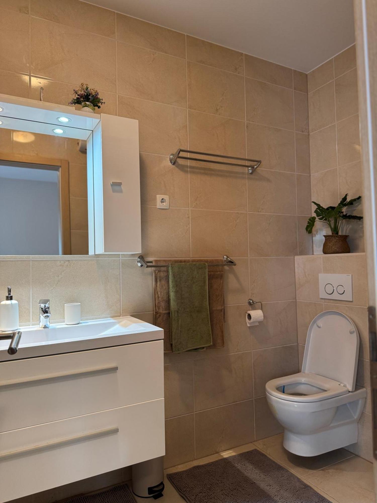 Apartment Tri Sunca Башка-Вода Екстер'єр фото